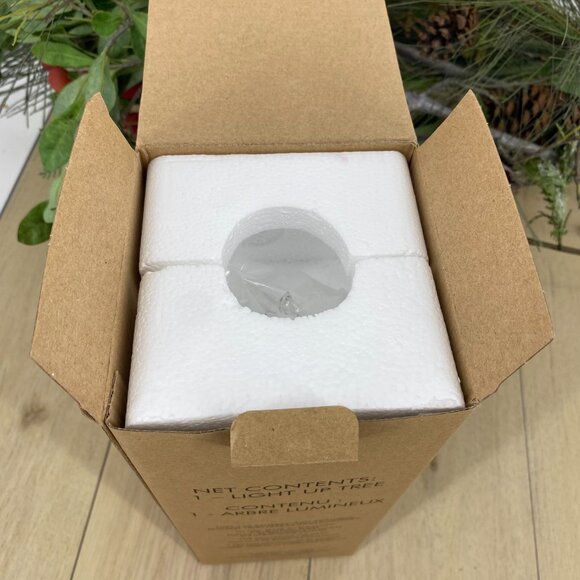 Avon Sparkling Light Up Snow Globe Tree New In Box - Picture 5 of 8